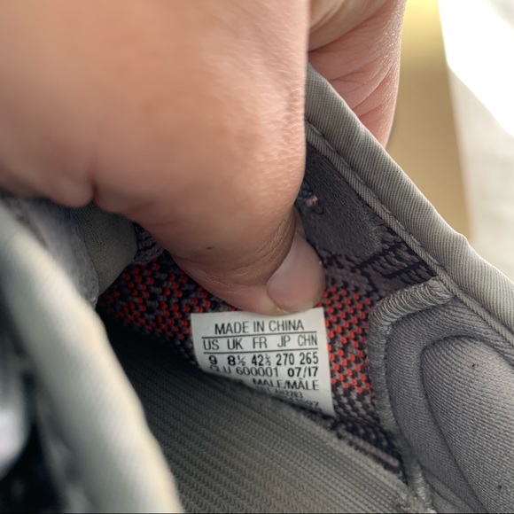 Authentic 2017 Yeezy Boost 350 V2 'Beluga 2.0' - Picture 4 of 5